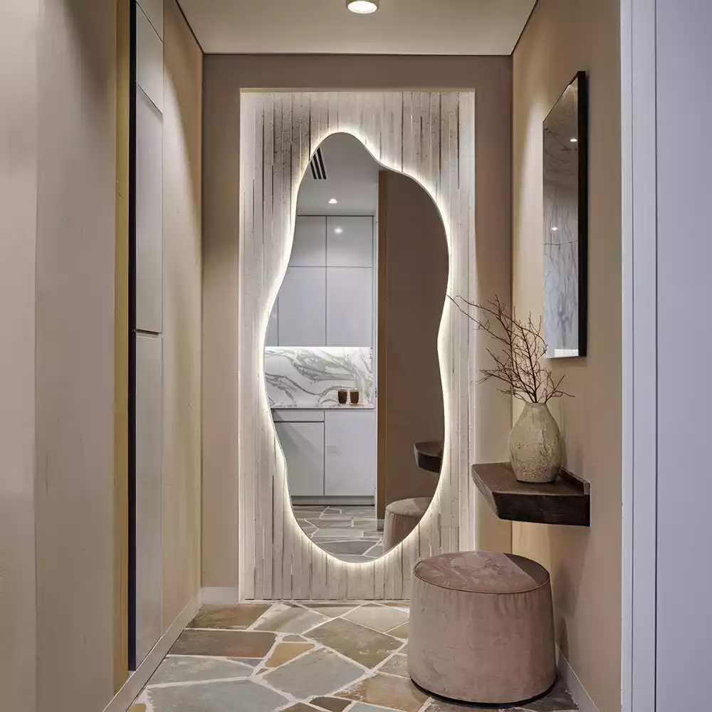 Specchio asimmetrico led elegante