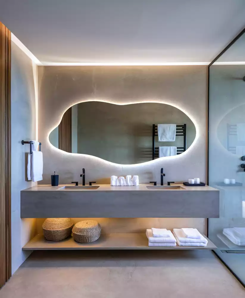 Specchio asimmetrico led elegante