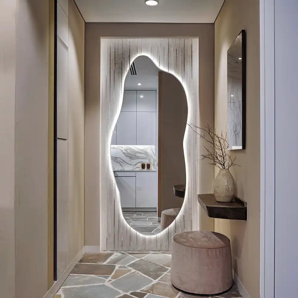 Specchio asimmetrico led elegante