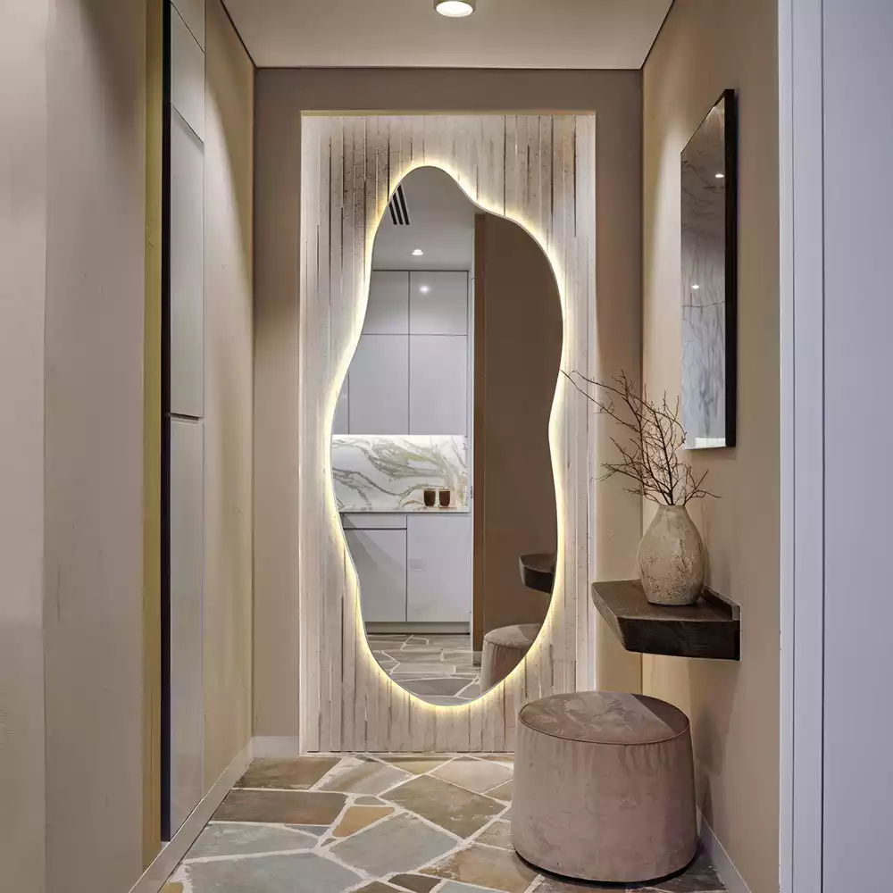 Specchio asimmetrico led elegante