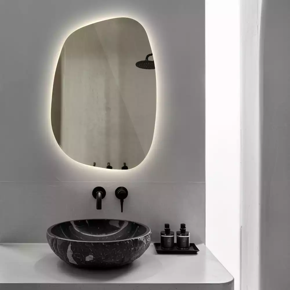 Specchio organico illuminato senza cornice