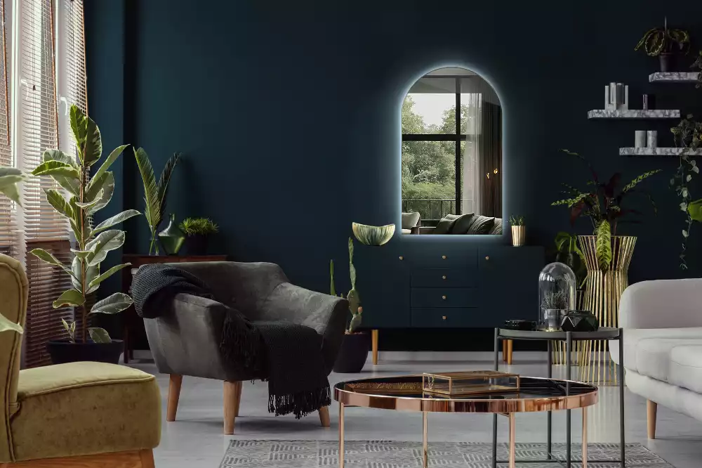 Specchio ad arco con illuminazione a LED