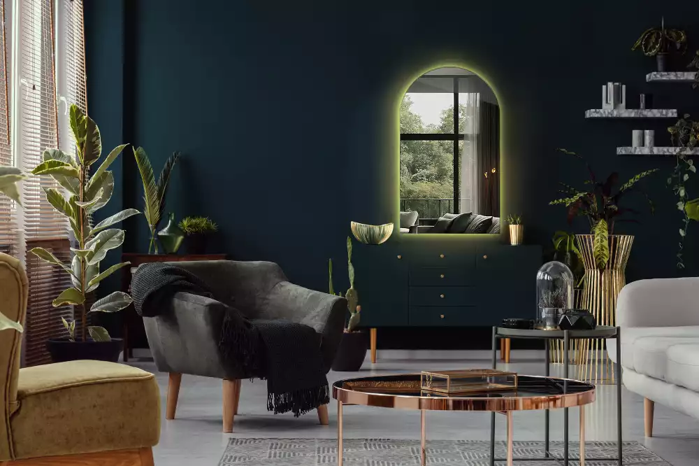 Specchio ad arco con illuminazione a LED