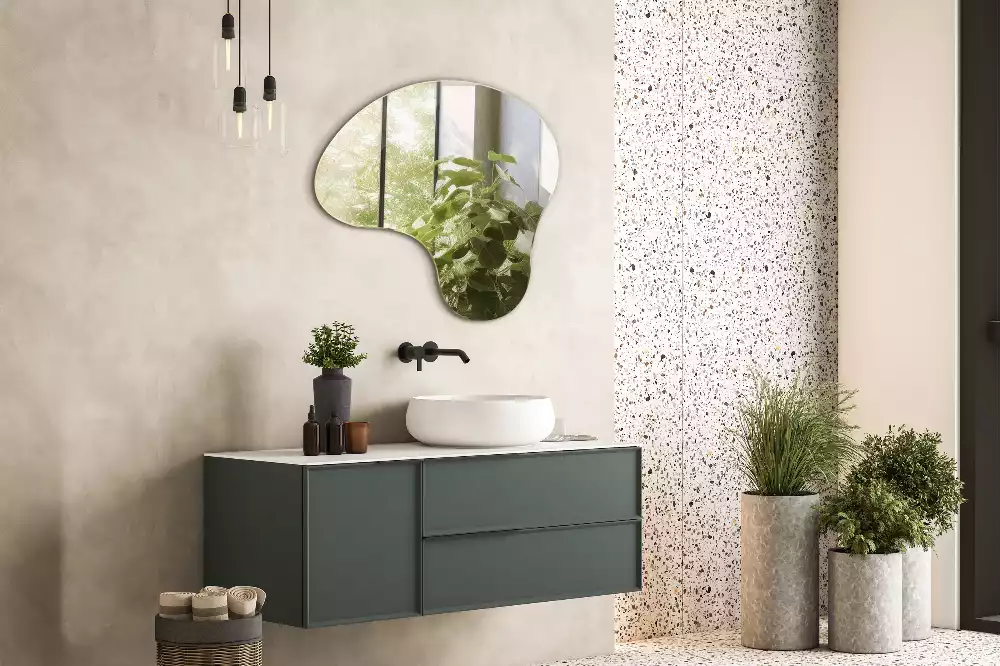 Specchio organico senza cornice appeso