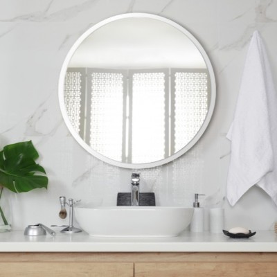 In una cornice bianca