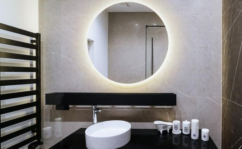 Come ingrandire visivamente un bagno piccolo?